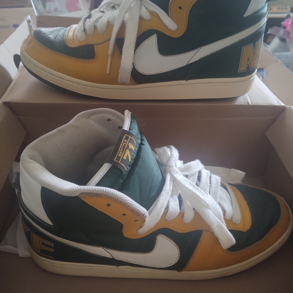 Nike Terminator High Seattle DS Rare VTG size 12 - Picture 1 of 8
